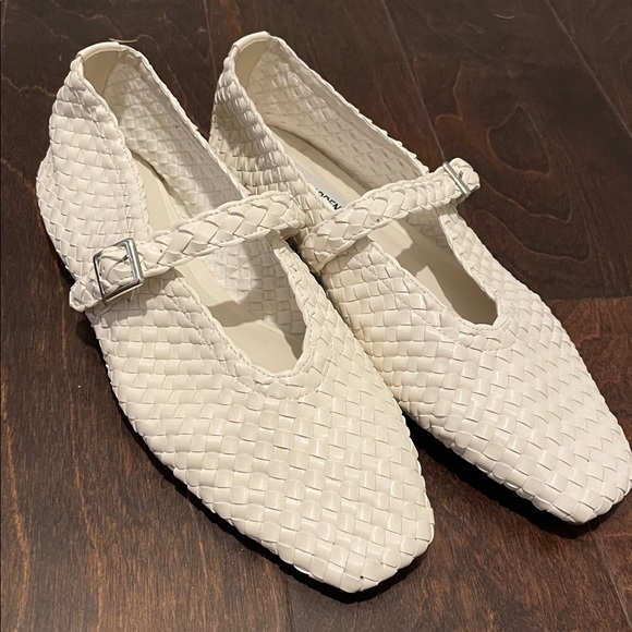 Steve Madden Dreaming Mary Jane Woven Flats Size 9 Ivory Buckled Strap Round Toe - Picture 13 of 13